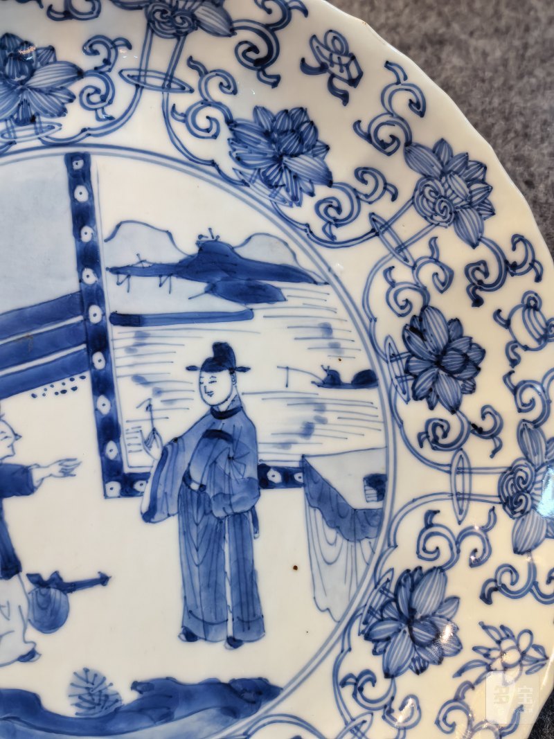 清康熙 青花人物瓜棱型盘一对 - 图12